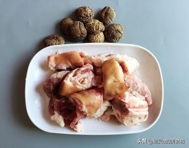 猪蹄煲|入秋转凉，这道菜可以安排啦！20元一斤，炖一炖滋补又馋人，香