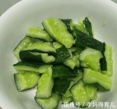 大厨|做凉拌黄瓜，最忌直接加盐！大厨教你正确做法，酸脆可口特入味！