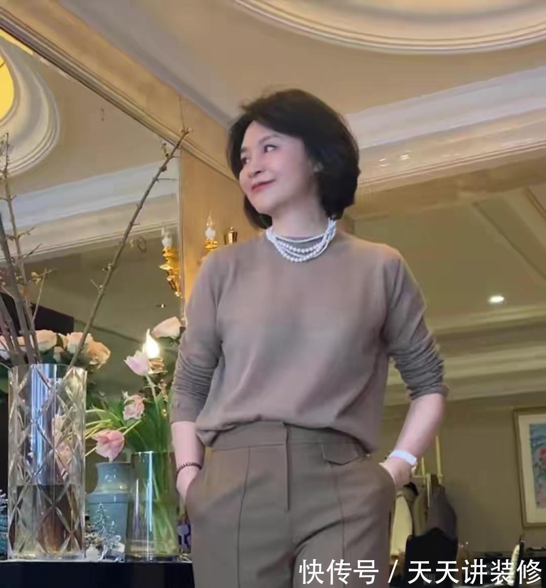 秘诀|中年妇女穿衣秘诀：优雅大气最重要，4个“穿搭法则”为气质加分