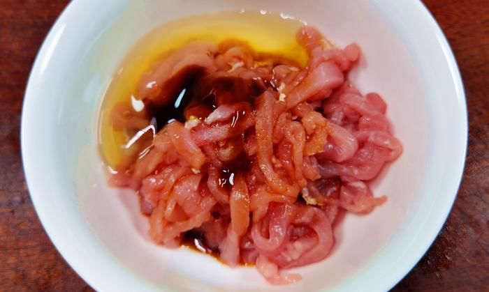  这道“花开富贵”，是年夜饭的压轴菜，颜值高寓意好，吃出好彩头