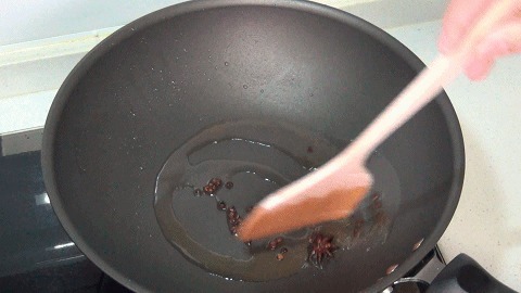 鱼头不是只能炖鱼汤,这样做更受欢迎