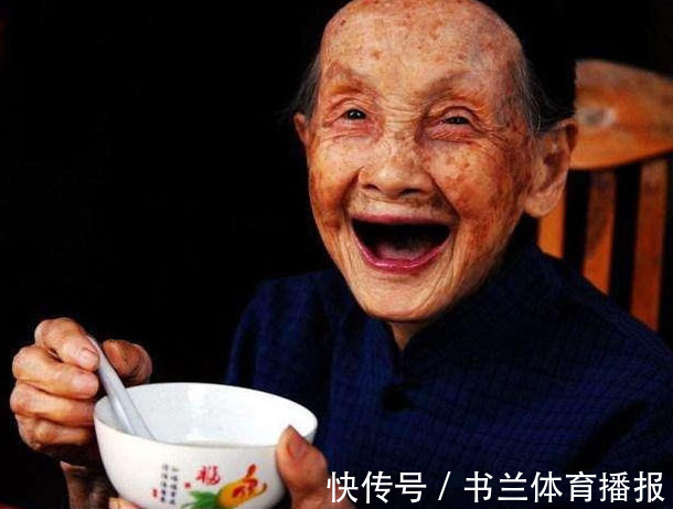 生活习惯|105岁老人晚上从不吃“3物”,许多人当美食天天吃,怪不得不长寿