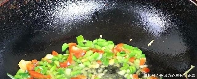 1块豆腐,4个鸡蛋,独特吃法,一上桌就抢吃光,快试试吧