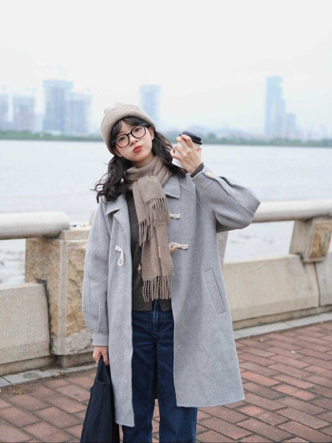 大衣 冬天怎么把大衣穿出高级感？试试这些搭配方式，简约利落又洋气