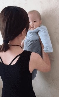 |搞笑GIF:仙女,你这样欺负一个机器人,真的会让系统错乱的