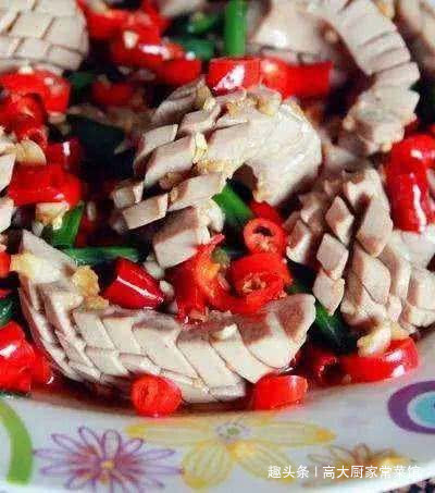 几道家常菜,爽口不油腻,做法也简单,好吃下饭,两碗米饭没问题