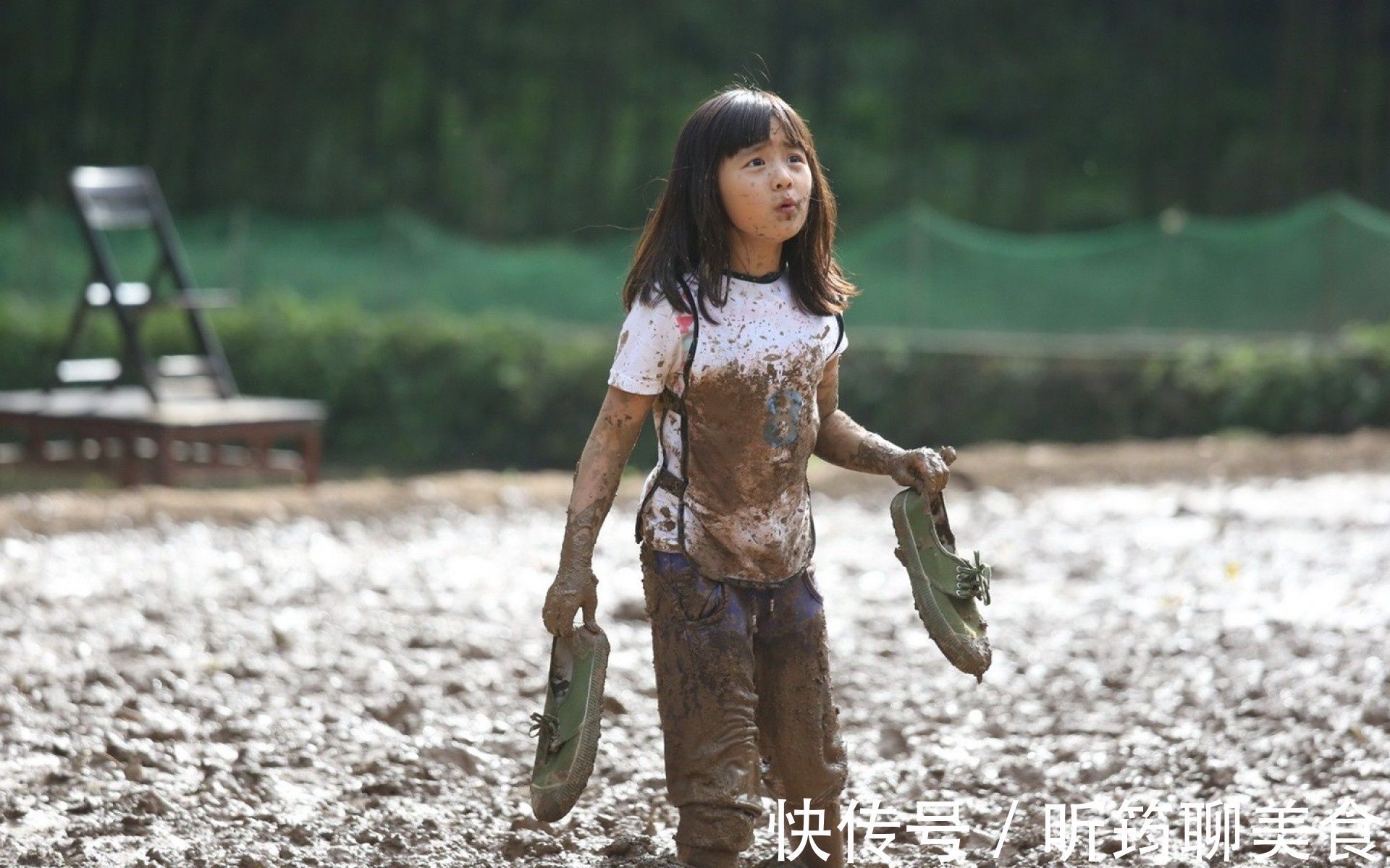 放假|放假把女儿送回老家,妈妈再去接回来时,小公主竟变成了“村霸”