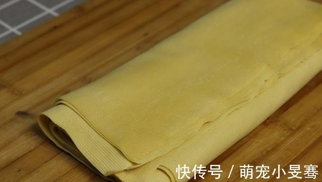 特色|豆腐皮别炒着吃了,教你一个特色做法,香辣美味,比吃肉还过瘾