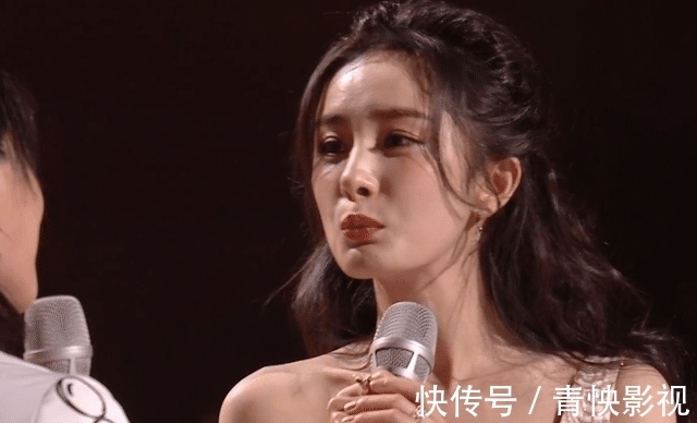 跨年夜现场太热闹:龚俊把信带偏,杨紫被嘲脸僵,杨幂隔空献吻