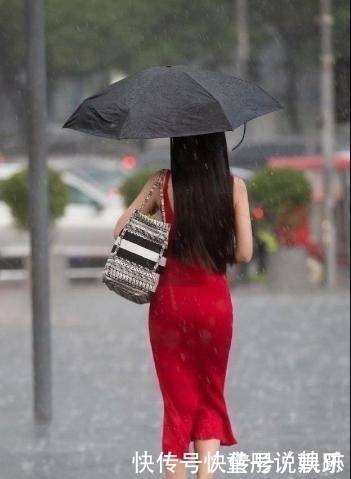 街拍甜美有型的高颜值小姐姐,靓丽出美感的形象,唯美动人