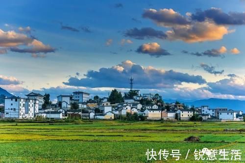 阳光房|农村自建二层别墅，5室1厅，小院车库阳光房，面宽才16.6米，好美