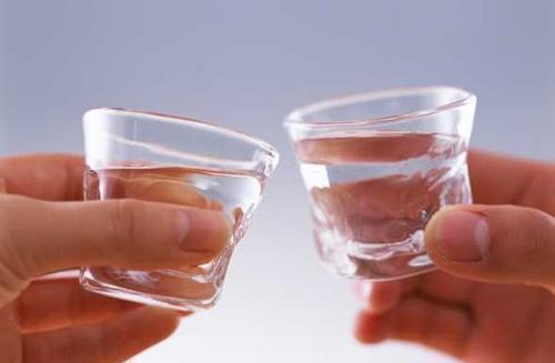 吃降压药|血压160／100，喝点酒便正常了，坚持好几年了，还需吃降压药吗？