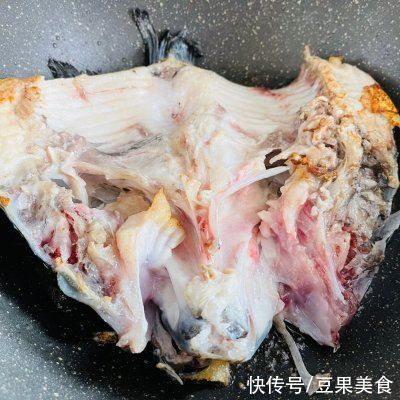 #福气年夜菜#汤鲜味美的鱼头豆腐汤