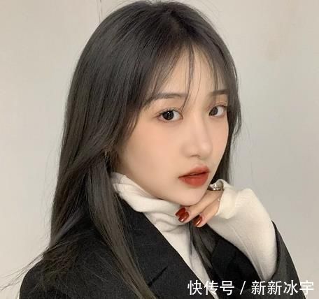 黄色|黄色发色曾经OUT了!2021年盛行这3款发色,显白还上层次