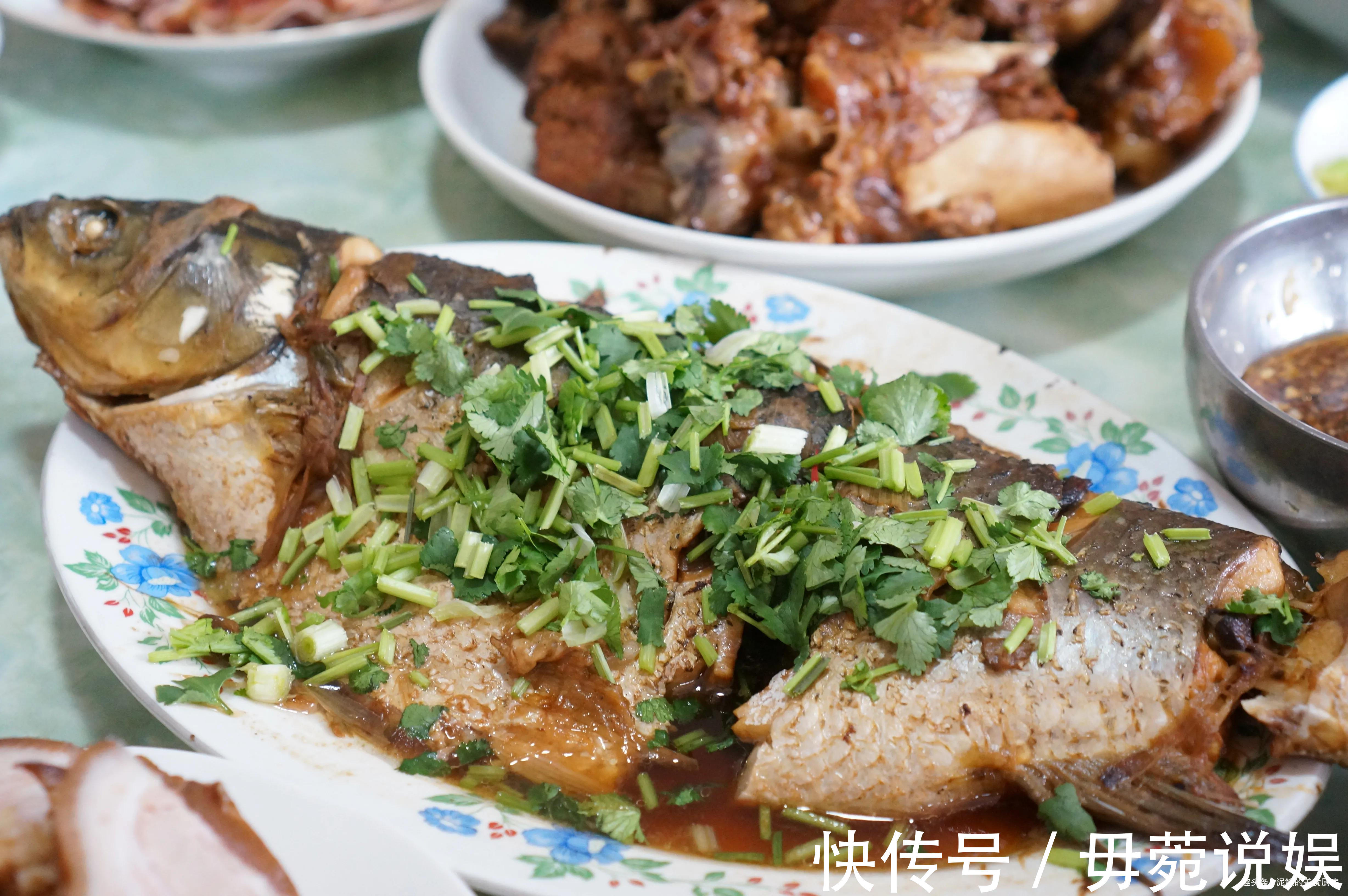 家宴|晒晒妈妈家的家宴,16道菜,荤素搭配太丰盛,网友不胖才怪