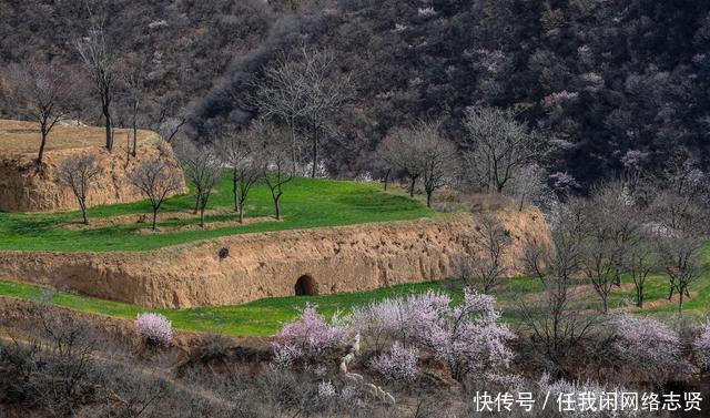 无人机在晋南大山发现桃花岛，7旬老夫妻隐居山中生活让人羡慕