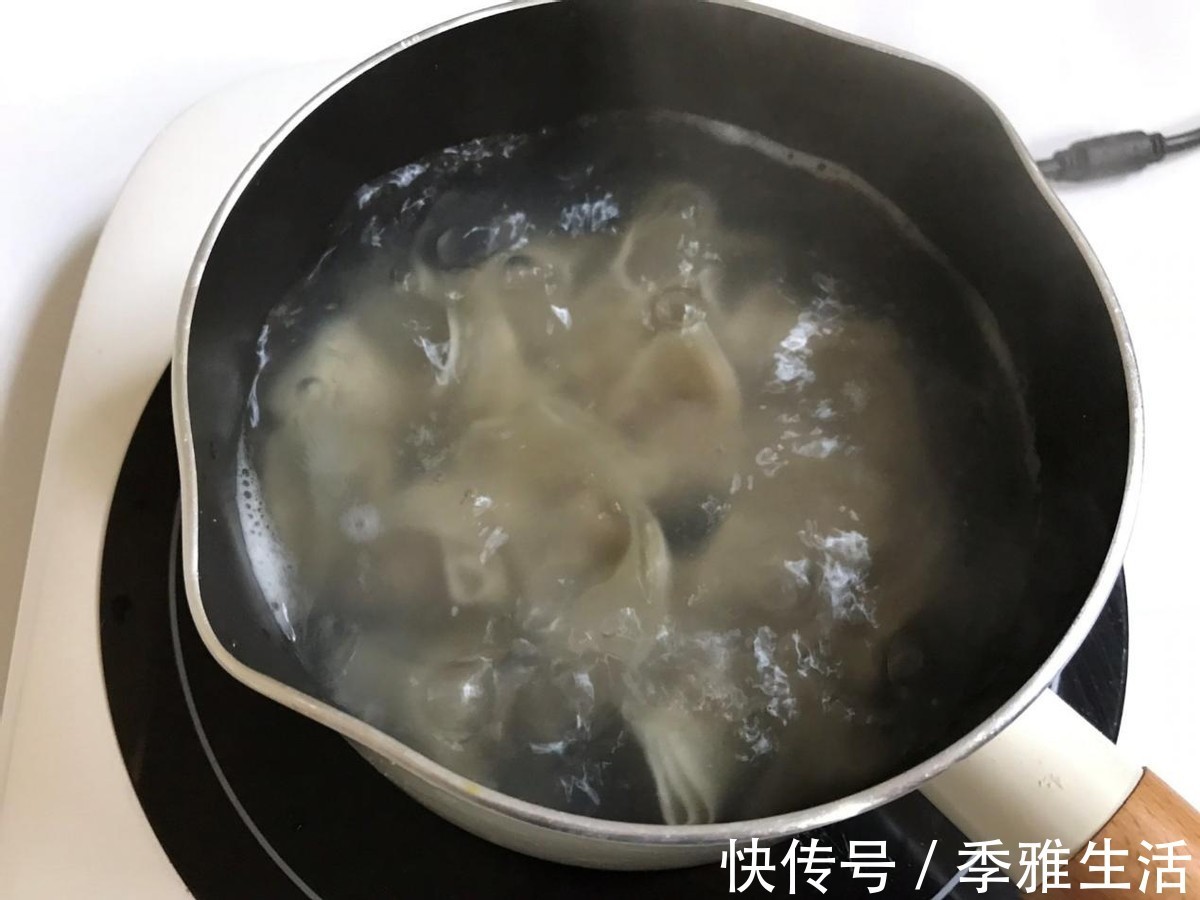 馄饨|想吃馄饨不用叫外卖了，自己在家包，鲜嫩多汁，新手也能学会