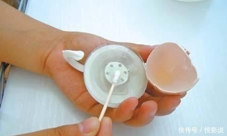 生活|墙上的挂钩又掉下来了,用这个生活小窍门比新买的还好用!