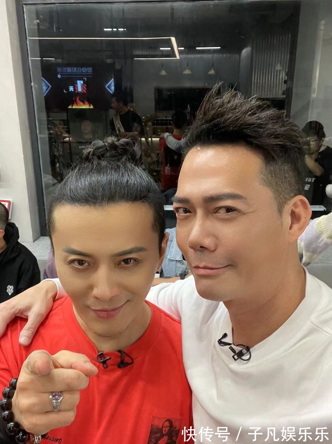 網(wǎng)友艷福不淺，《披荊斬棘的哥哥》哥哥們手機(jī)相冊(cè)私照曝光