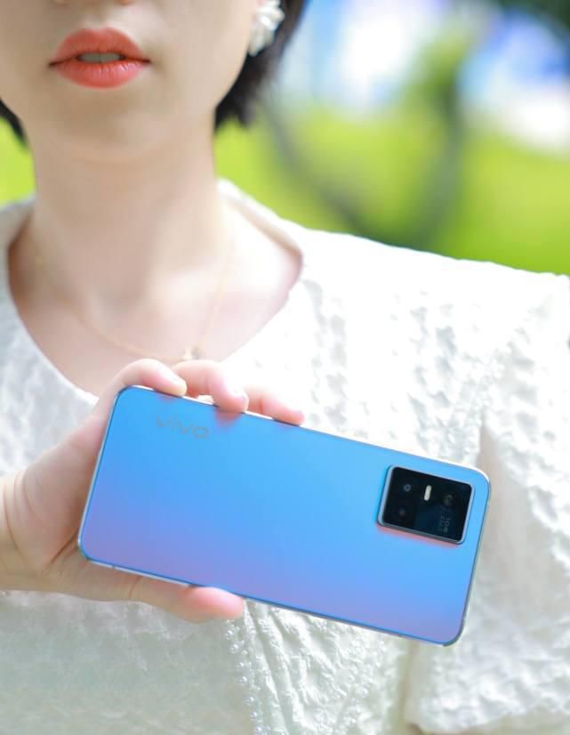 手机|手机如何做到懂用户的需求？vivo S10 Pro自拍样张解析