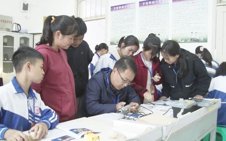  自治县|关岭自治县：乡村学校少年宫 筑起孩子多彩梦