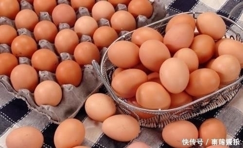 蒸鸡蛋|买鸡蛋，白壳红壳哪个好？养鸡大妈说出答案，告诉家人别花冤枉钱