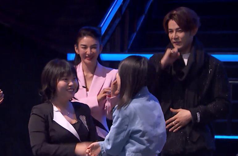 《吐槽大会》有提词器是公开的秘密，为何单挑易立竞开刀？