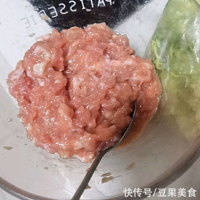 番茄牛肉|十分钟快手菜番茄牛肉意面，比外卖强