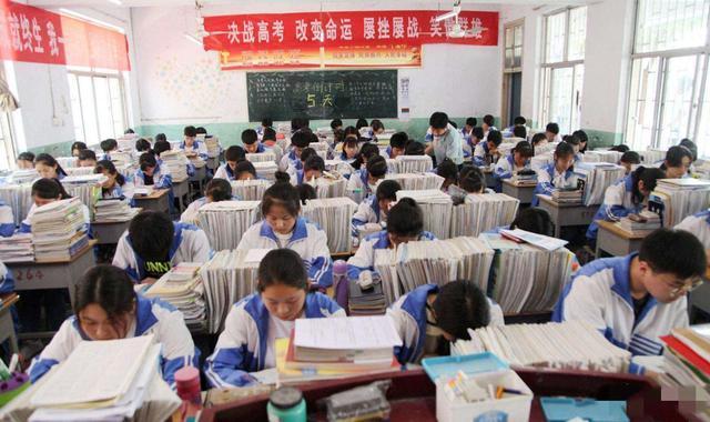 父母|那个总成绩749分,差1分满分的“高考状元”,现状如何?令人佩服
