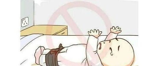 蜷曲状|如果你真的爱孩子，那么这些事不要对新生儿做