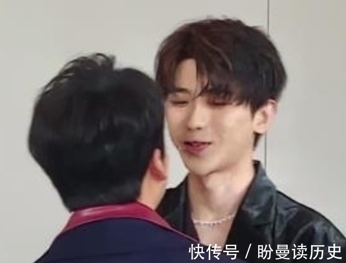 蔡徐坤|偶练结束三年：蔡徐坤见到周洁琼称呼都变了，彰显对老师的尊重