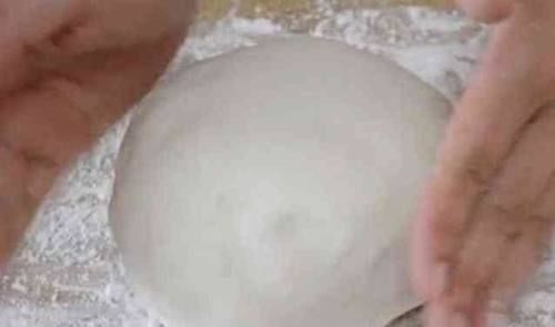 糯米粉百吃不厌的做法,开水一烫,大刀一挥,香甜酥脆,做法简单