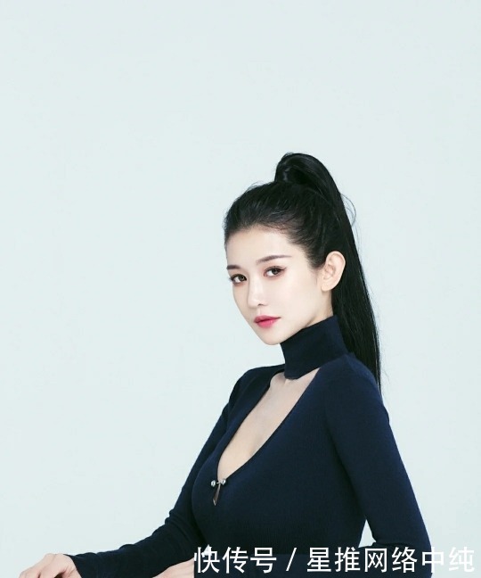 丸子头|日常简约百搭发型,丸子头多种多样凸显气质,这一款很适合夏天