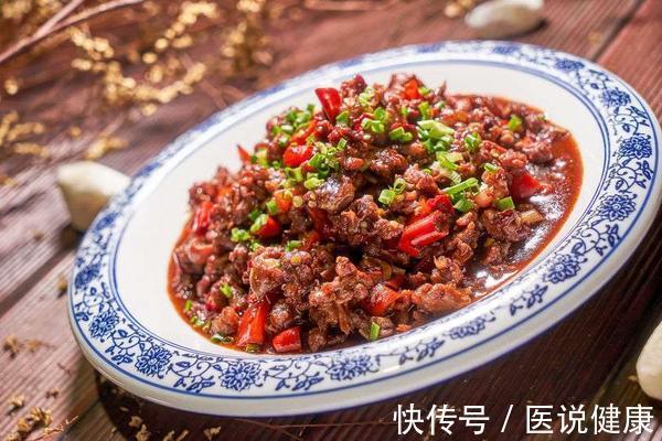 蛋白质|医生再三劝告:无论男女,这4种食材别再贪吃了,伤肾不浅!