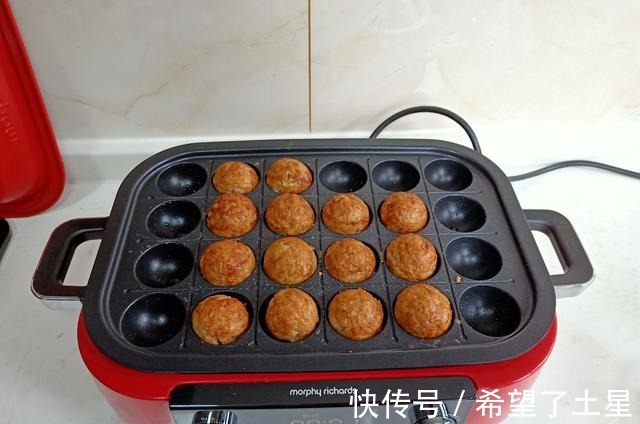 别再炸丸子了!教你新做法,不用油炸健康省油,比狮子头还香!