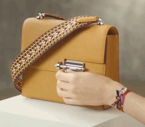 大牌包包锁扣奥秘多~你最爱哪个？