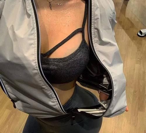 金泰珠|她被称为“夜店女王”，体重达到130斤，靠一双大长腿成全民女神