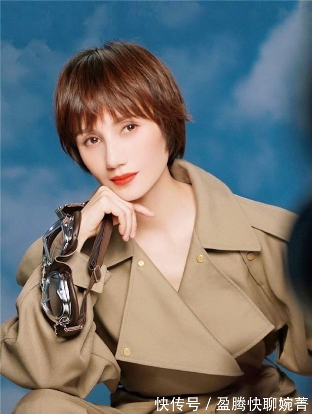 长发|女人过了48岁尽量别留长发、烫卷发!推荐这5款发型,太减龄