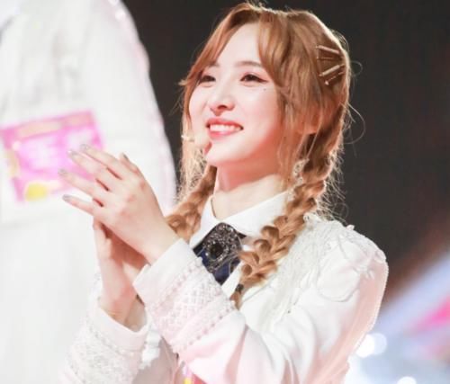 硬糖少女303最新海报,希林没有C位待遇,郑乃馨第5名好优越