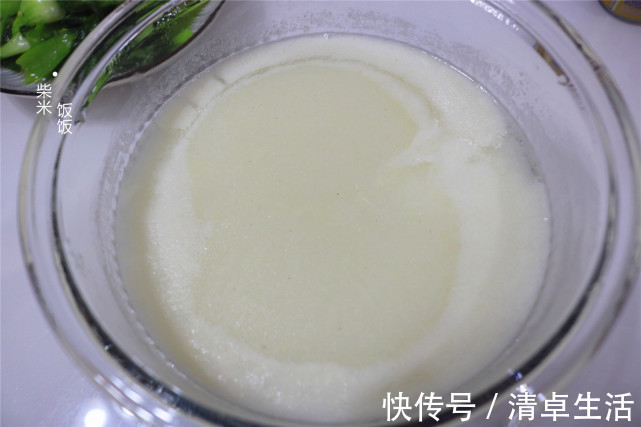 轻食晚餐|一家人的轻食晚餐，3个家常菜，一锅玉米粥，网友：美好晚餐
