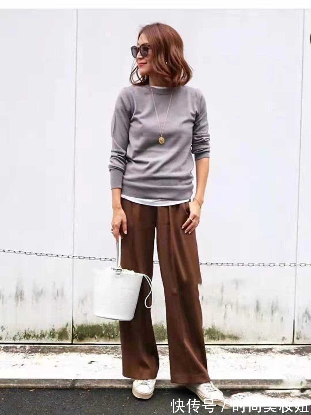 颜色|适合40岁女人的穿搭技巧,学会这4点就够了,简约高级又减龄