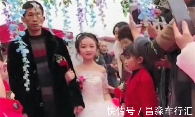 同龄人|最美袖珍女结婚了,身高只有1.3米,婚后生活令人担忧