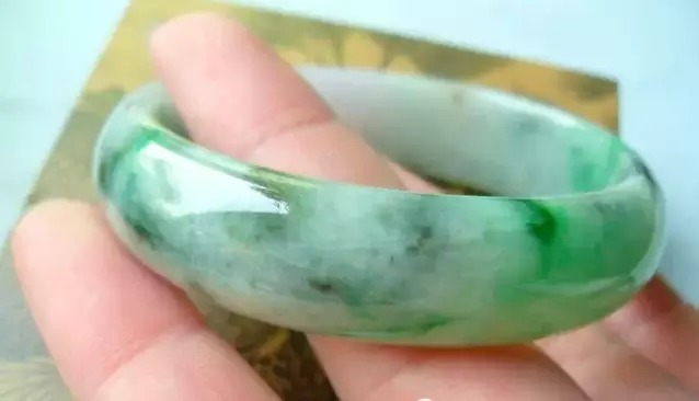 一文读懂翡翠的纹、裂、棉