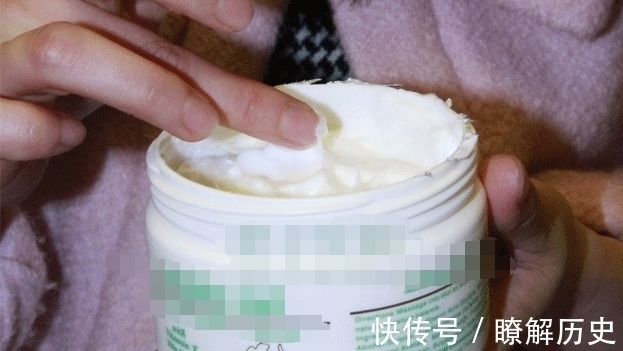 水乳 护肤时坚持做3件事，护肤品吸收翻倍，1年“嫩”成小姑娘