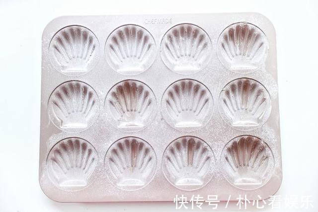 巧克力|冷热都好吃蛋糕，教你自制玛德琳蛋糕，简单易学还很特别