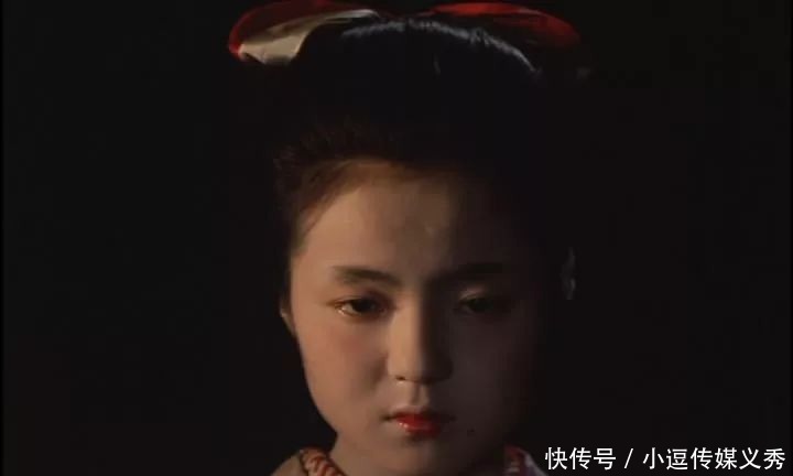 人民日报|这部《人民日报》安利的“黄片”,揭露了近代日本最羞耻的一面