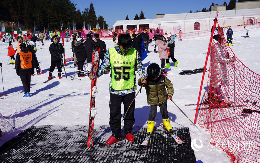 陈旅|江西明月山：滑雪度假成新时尚