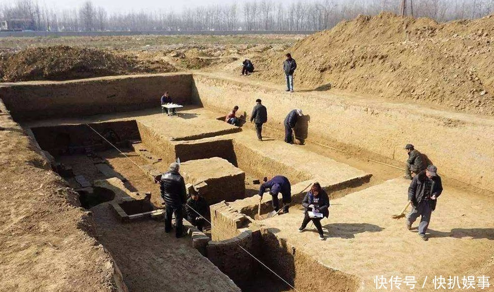 古墓|中国西部发现一座千年古墓,专家挖了一半吓跑了:赶紧去请解放军