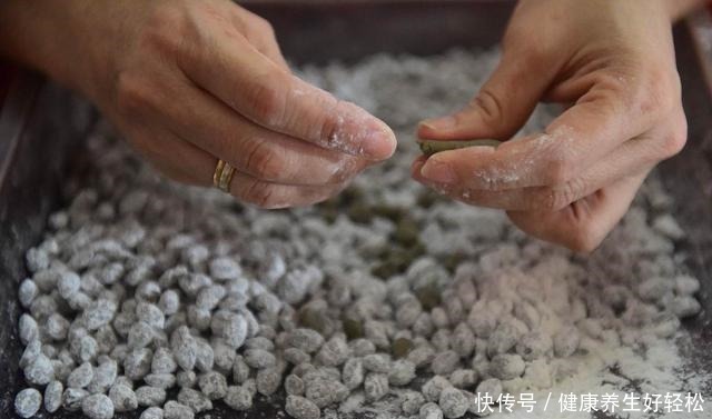 南方一种臭藤,叶子有鸡屎味,却成极品野菜,民间常用来煲汤!