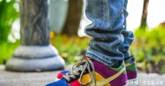 low|总说“炒鞋”?你知道今年最火的球鞋是哪几双吗?